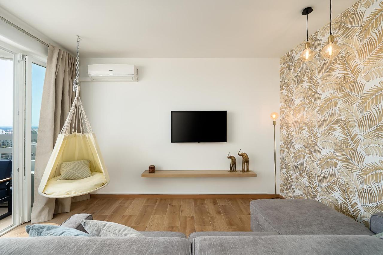 Charming Apartment W/ Pool & Balcony In Portimao By Lovelystay Esterno foto